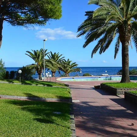 Апартаменти Paradise *