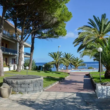 Apartment Paradise Giardini Naxos